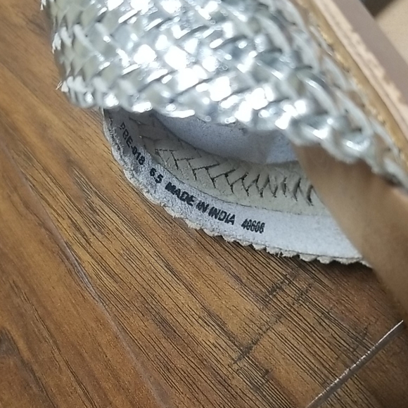 New Chinese Laundry Silver Weave Sandals 6.5 - Picture 5 of 9